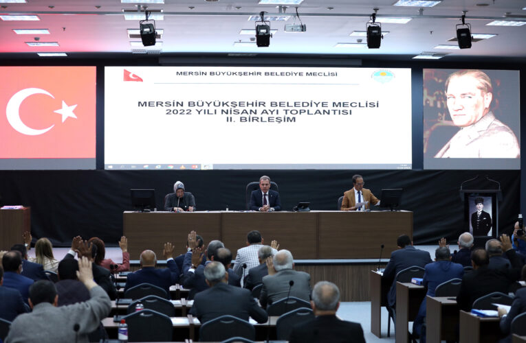 “BELEDİYEYİ KAFAMIZA GÖRE YÖNETMİYORUZ, YASALARLA YÖNETİYORUZ”