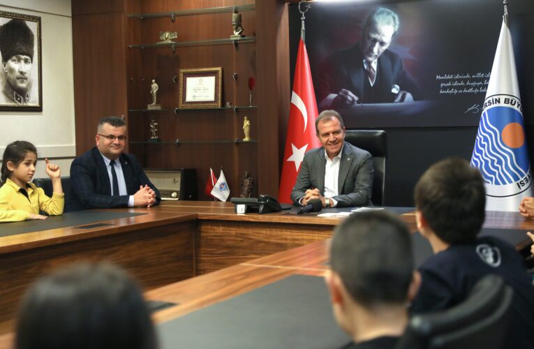 SEÇER: “ATATÜRK, ÇOCUKLARIMIZA 23 NİSAN ÇOCUK BAYRAMI’NI, BÜTÜN BİR ULUSA DA CUMHURİYETİ ARMAĞAN ETTİ”