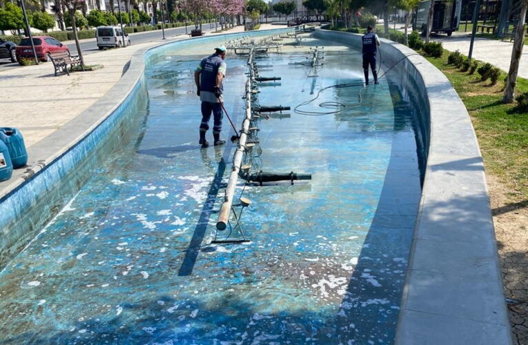 Spor ve oturma grupları yenileniyor, budama ve çim biçimi yapılıyor