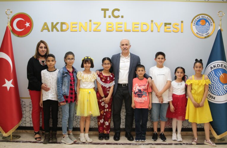 ÖZGÜRLÜK MAHALLE EVİ KREŞ ÇOCUKLARINDAN BAŞKAN GÜLTAK’A ZİYARET