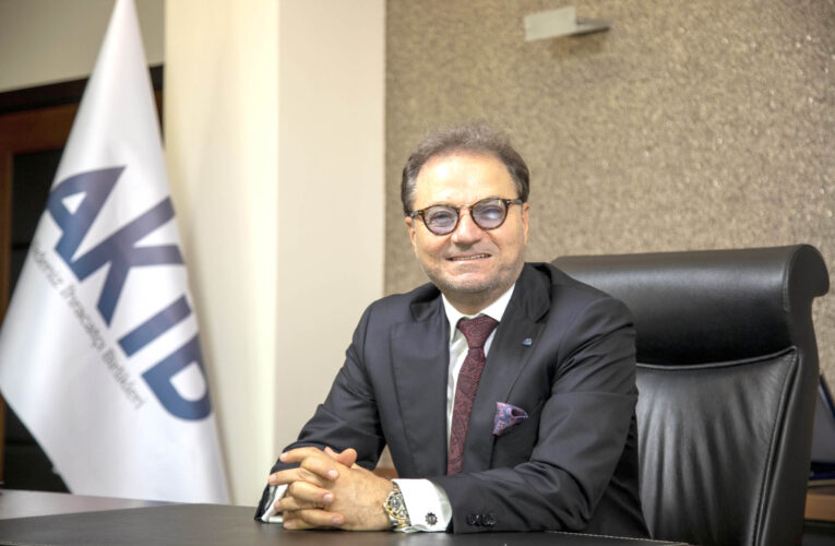 “39 yıldır Akdenizli hazır giyim firmalarının dünyaya açılan kapısıyız”