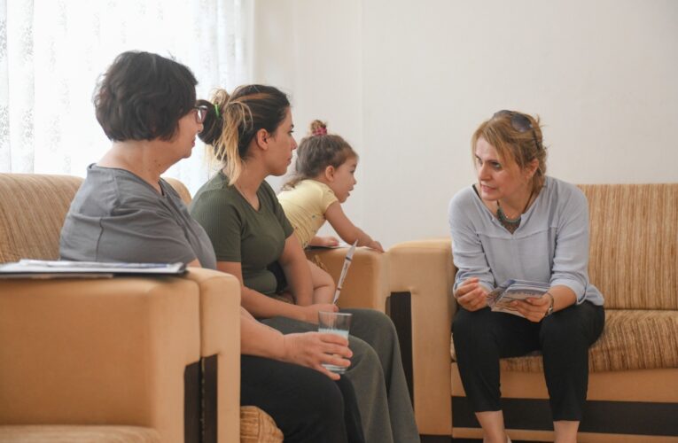 Yenişehir Belediyesi ev ziyaretleriyleaileleri projeye dâhil ediyor