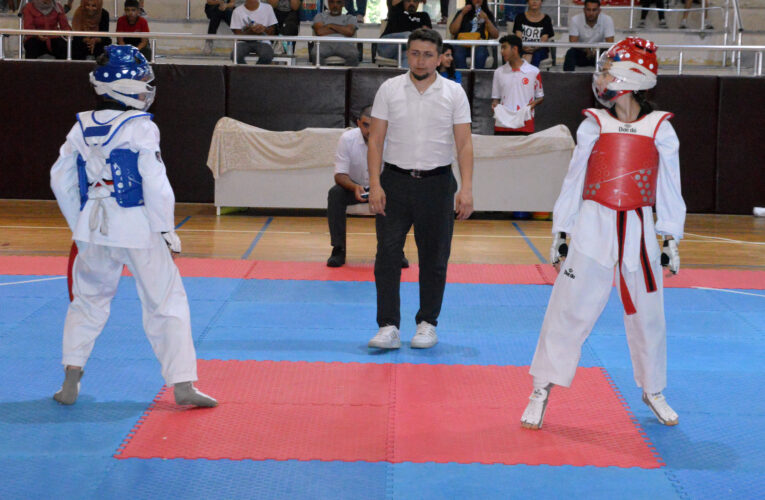 TEKVANDO MERSİN ŞAMPİYONU CANSU NAYMAN OLDU