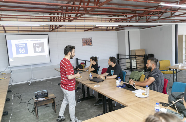 MERCEK’İN BAŞLATTIĞI 2 KURSLA GİRİŞİMCİLER, DİJİTAL DÜNYANIN ZENGİNLİĞİNİ TANIDI