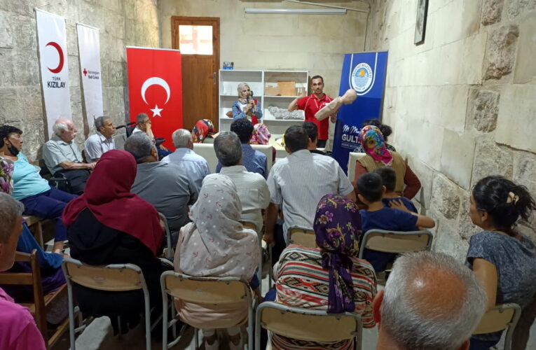 AKDENİZ BELEDİYESİ’NDEN VATANDAŞLARA İLKYARDIM EĞİTİMİ