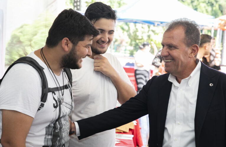 “EĞİTİM, BİR BELEDİYENİN YAPACAĞI YOLDAN DA BİNADAN DA ÖNEMLİ”
