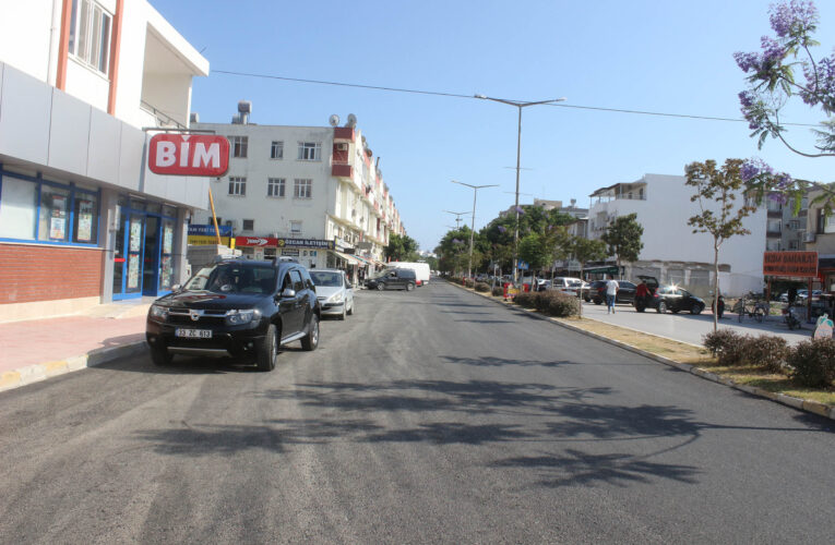 BÜYÜKŞEHİR EKİPLERİ, BOZYAZI VE AYDINCIK’TA ASFALTLAMA ÇALIŞMALARINI SÜRDÜRÜYOR