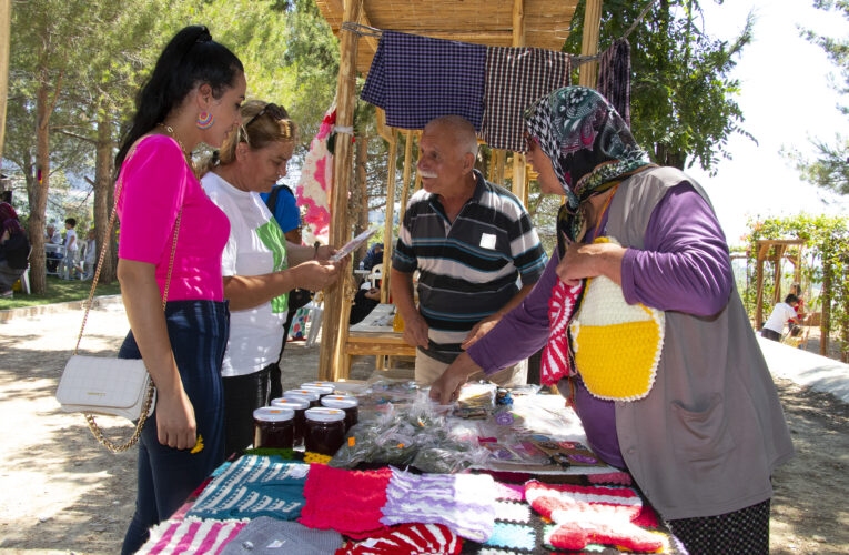 ÇOCUKLAR ÖNCE FASULYE ÇİMLENDİRDİ, SONRASINDA DANS EDEREK EĞLENDİLER