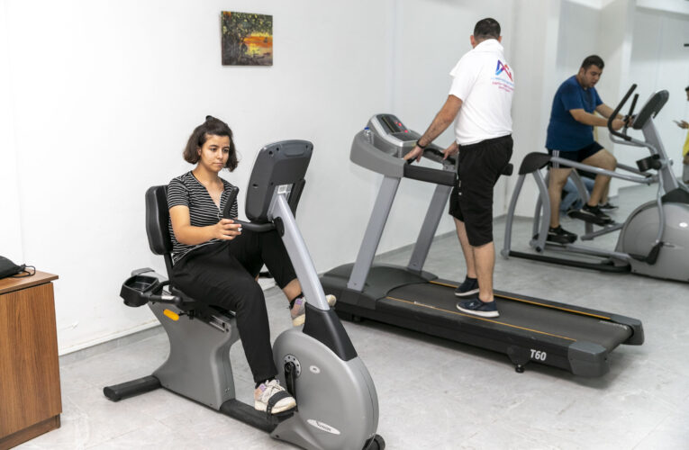 ÖZEL BİREYLER, ENGELSİZ YAŞAM MERKEZİ’NİN FİTNESS SALONU’NDA SPOR YAPIYOR
