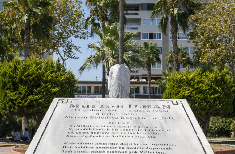 BÜYÜKŞEHİR BELEDİYESİ MÜFİDE İLHAN HEYKELİ’Nİ YENİDEN RESTORE EDECEK