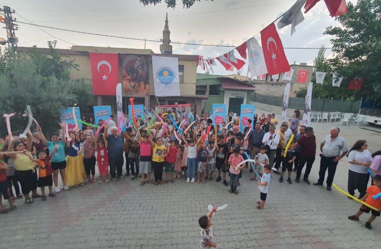 MERSİN BÜYÜKŞEHİR’İN ETKİNLİKLERİYLE ÇOCUKLAR UNUTAMAYACAKLARI ANLAR YAŞIYOR