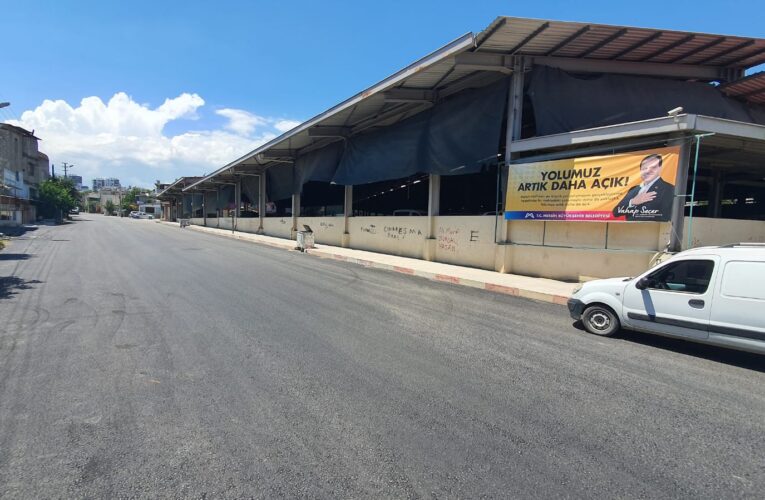 Zemin kazındı, asfaltlandı, sarı çizgi çizildi