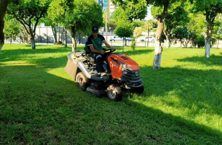 Yenişehir Belediyesi park ve yeşil alanlarda çalışmalarını sürdürüyor