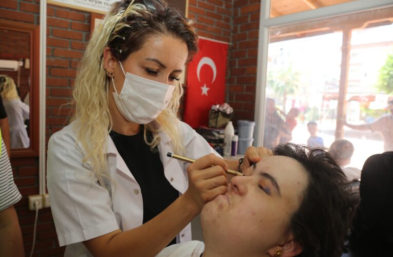 ÖZEL BİREYLERİN BAYRAM ÖNCESİ KUAFÖR HİZMETİ, TOROSLAR BELEDİYESİNDEN