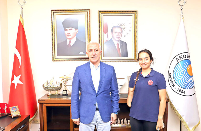 AKDENİZLİ SPORCULAR ÖDÜLLERLE DÖNDÜ