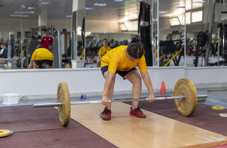 4 KIZ 1 ERKEK HALTER SPORCUSU, KONYA’DAKİ ŞAMPİYONADAN MADALYA İLE DÖNMEYİ HEDEFLİYOR
