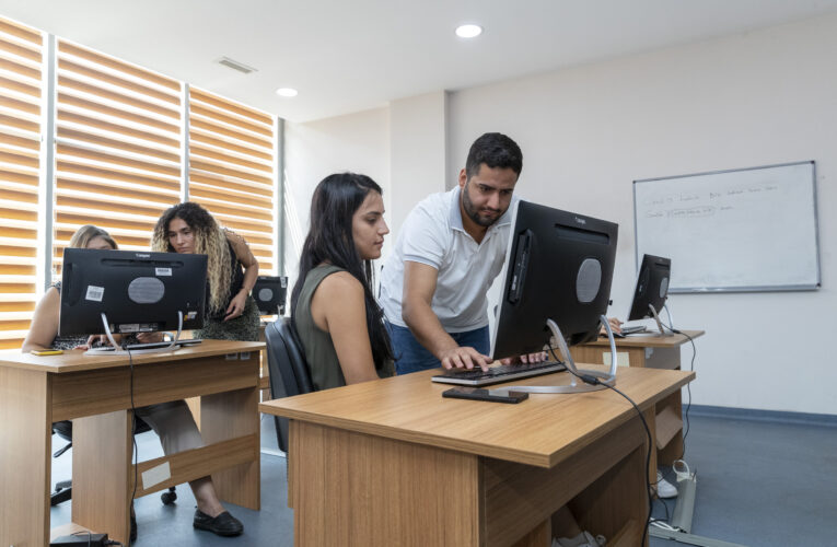 BÜYÜKŞEHİRLE ENGELLER KALKIYOR