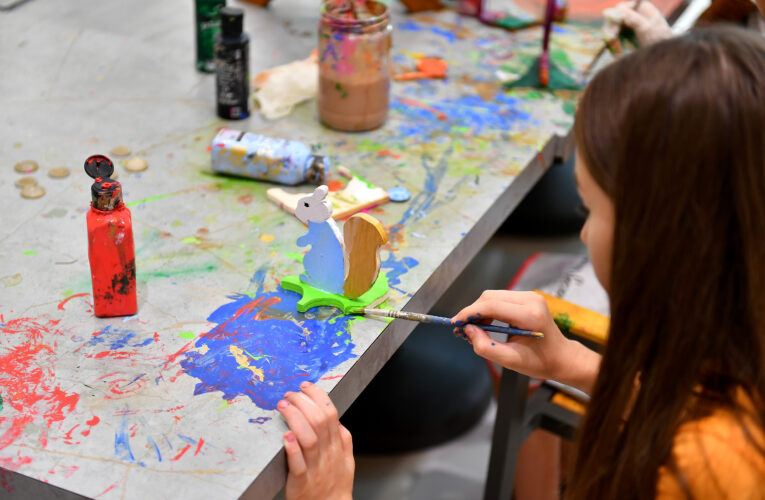 ÇOCUKLAR 30 AĞUSTOS’U ‘ZAFER RÜZGARI’ YAPARAK KUTLADILAR