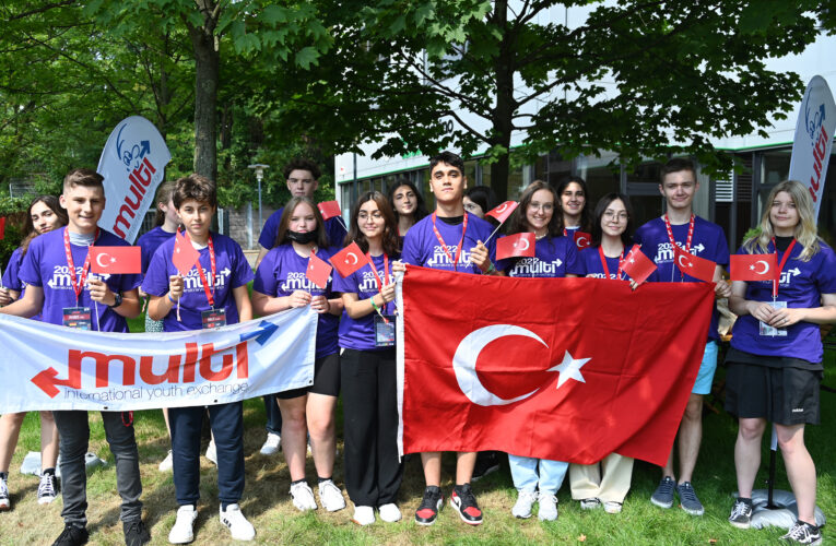 MERSİNLİ 9 ÖĞRENCİ OBERHAUSEN’DE YENİ KÜLTÜRLER TANIDI, SANATTAN SPORA KADAR BİRÇOK ETKİNLİKTE YER ALDI