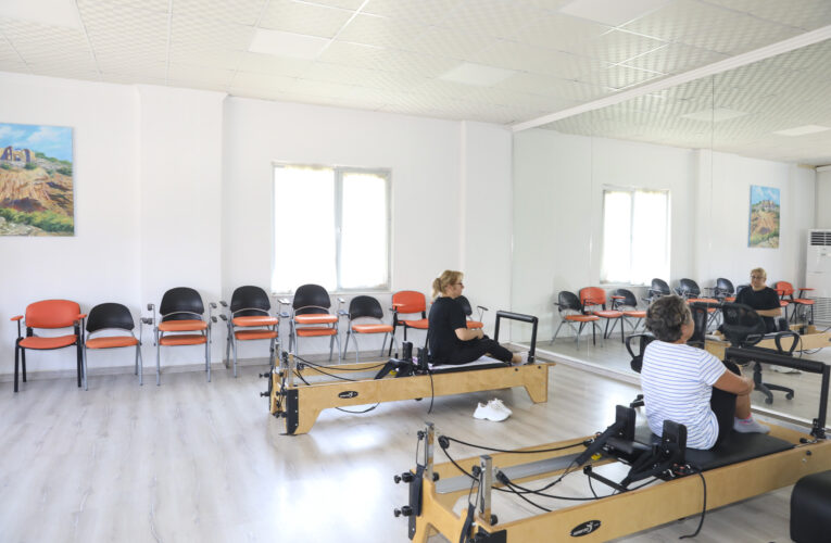 MERKEZDEN YARARLANAN KADINLARIN YÜZÜ GÜLÜYOR