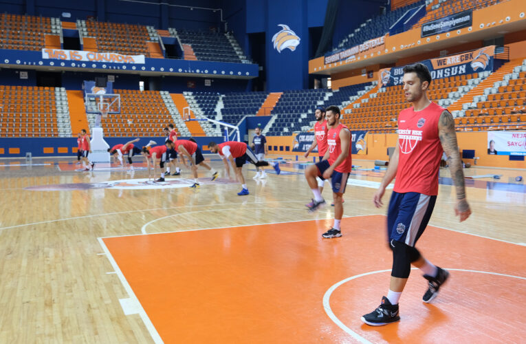 ERKEK BASKETBOL TAKIMI, YENİ SEZONA İDDİALI BİR ŞEKİLDE HAZIRLANIYOR