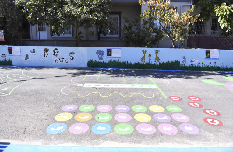 ‘ÇOCUK SOKAĞI’ OYUN ALANLARIYLA DONATILDI, ÇOCUKLAR DOYASIYA EĞLENDİ