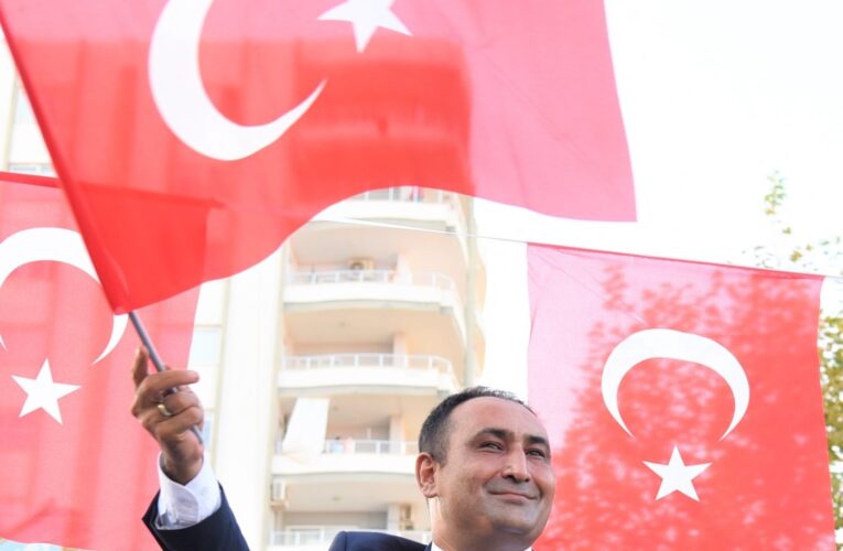 “Cumhuriyet, Türk Milletinin Bağımsızlık Onurudur”