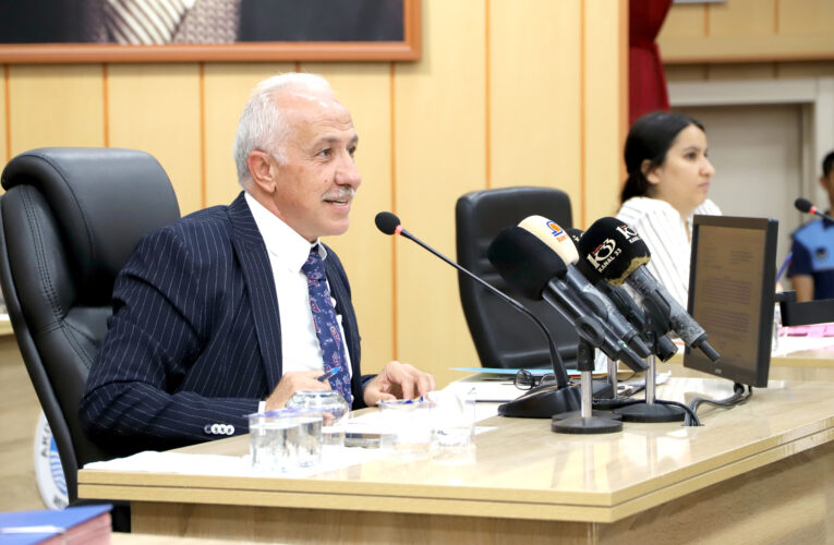 AKDENİZ BELEDİYESİNDEN MUHTARLAR VE ÖĞRENCİLERE BÜYÜK DESTEK