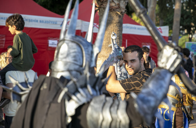 MERSİN GENÇLİK FESTİVALİ ‘DUMAN’ KONSERİ İLE SONA ERDİ