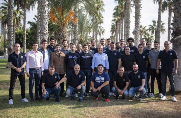 “GENÇLER SALONA GELSİN, ENERJİMİZE ENERJİ KATSINLAR”