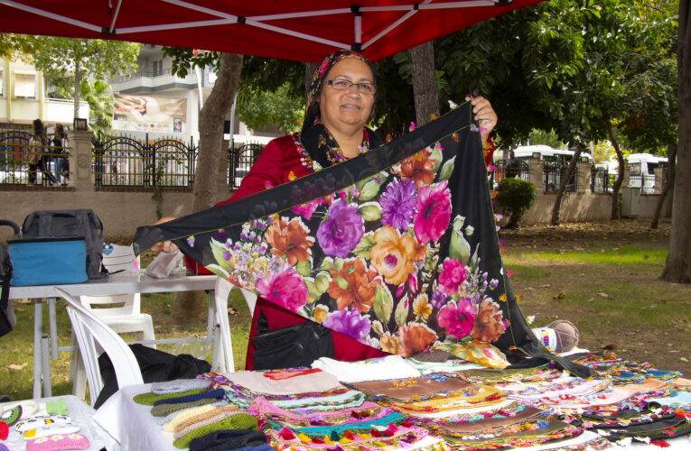 “KİMSEYE İHTİYAÇ DUYMUYOR, GÜÇLÜ KADIN OLUYORSUNUZ”