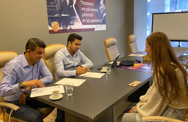 YÜZLERCE YERLİ VE YAMANCI SPORCUYA MERSİN’DEKİ SPORTİF FAALİYETLER HAKKINDA BİLGİ VERİLDİ