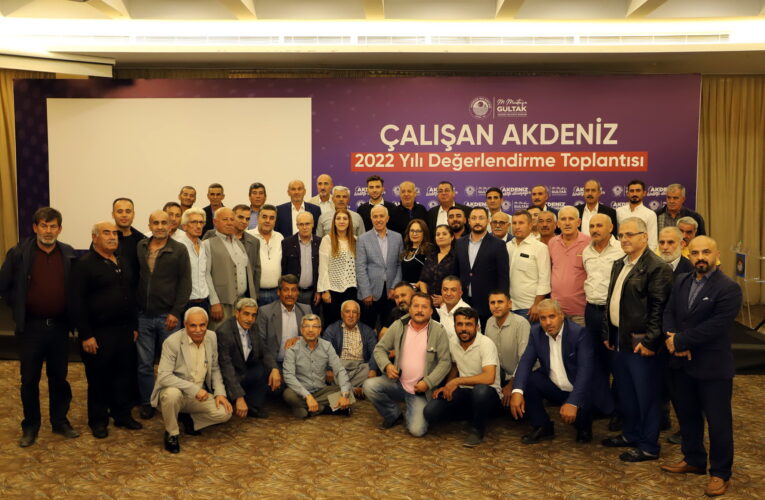 AKDENİZ BELEDİYE BAŞKANI GÜLTAK,  AKDENİZ’İN DEĞİŞİMİNİ MAHALLE BAŞKANLARINA ANLATTI