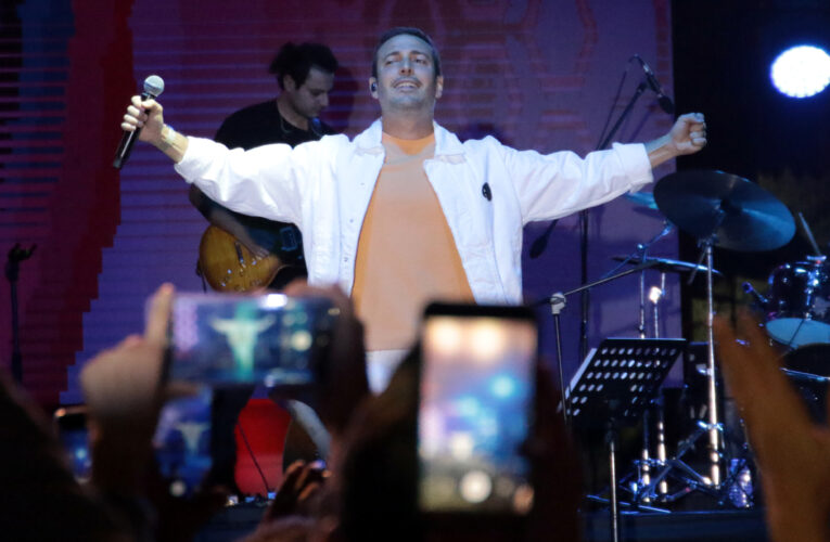 MERSİN’İN FESTİVALİNDE OĞUZHAN KOÇ RÜZGARI