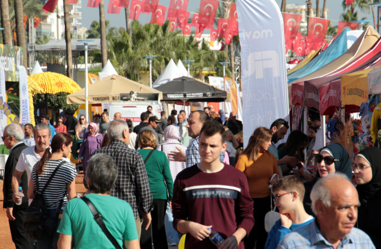 PAZAR NEŞESİ, FESTİVAL HEYECANI İLE BİRLEŞTİ