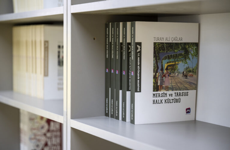 EVDE RAHAT ÇALIŞMA OLANAĞI BULAMAYAN ÖĞRENCİLER, SOLUĞU KÜTÜPHANE’DE ALIYOR