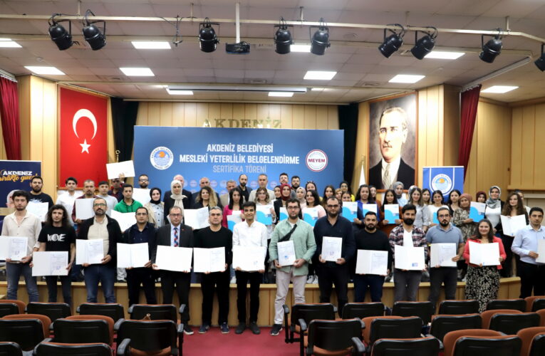 AKDENİZ BELEDİYESİ, GENÇLERE İSTİHDAM KAPILARINI AÇMAYA DEVAM EDİYOR