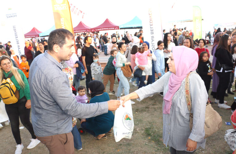 “BELEDİYE STANDI ŞENLİK ALANINA DÖNÜŞTÜ”