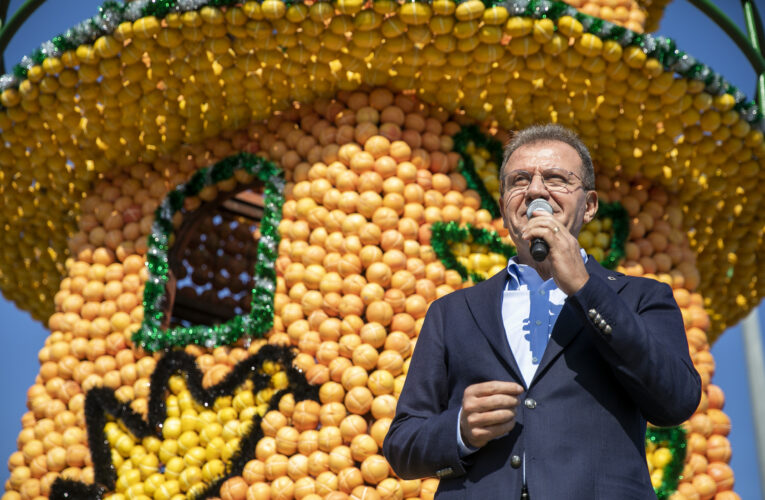 SEÇER: “FESTİVALLER TOPLUMSAL HUZURUMUZA KATKI SAĞLAYACAK ÖNEMLİ ETKİNLİKLER”