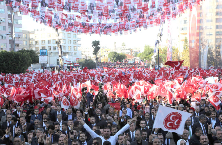 BAŞKAN YILMAZ; “BİLGE LİDERİMİZ DEVLET BAHÇELİ’Yİ, MERSİNİMİZDE AĞIRLAMANIN BÜYÜK GURUR VE HEYECANINI YAŞADIK”