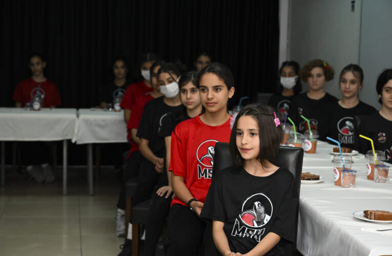 SEÇER, “KIR ÇİÇEKLERİ”NİN MİSAFİRİ OLDU