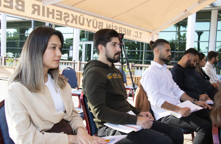 ÜNİVERSİTELİLER SORDU PROFESYONEL YÖNETİCİLER CEVAPLADI