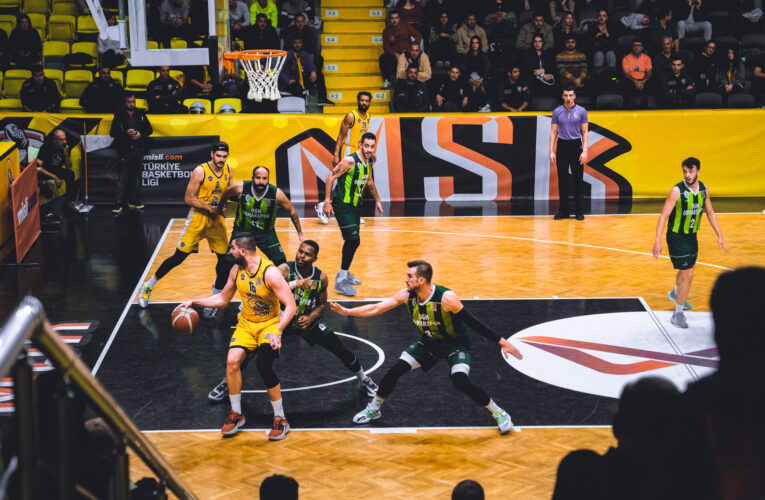 ŞAMPİYONLUK YOLUNDA EMİN ADIMLARLA