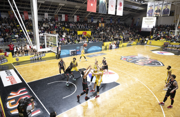 SAMSUN AKDENİZ’DE KARAYA VURDU 78-73