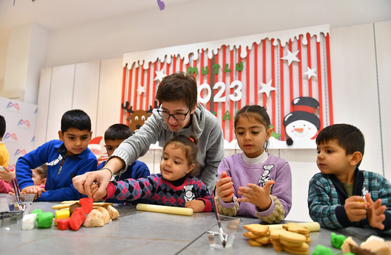 YILBAŞI KURABİYELERİ ÇOCUKLARDAN