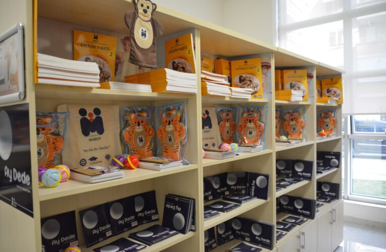 Yenişehir Belediyesi Bebek Kütüphanesi aileleri mutlu ediyor