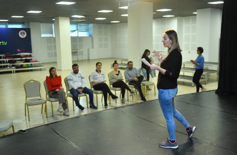 “Öğretmenler öğrencileri birebir tanıyorlar, öğrencinin nasıl gelişim gösterdiği ile ilgili bizlere görüş bildiriyorlar”