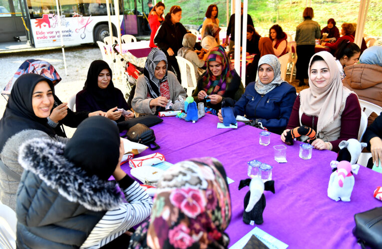 ÜRETİLEN OYUNCAKLAR ÇOCUKLARA DAĞITILIYOR