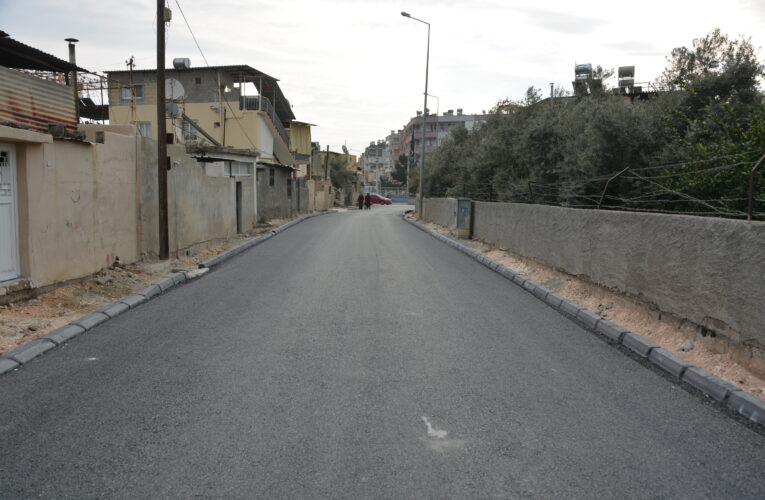 BÜYÜKŞEHİR TARSUS’TA TOROS CADDESİ’NE YEPYENİ GÖRÜNÜM KAZANDIRDI