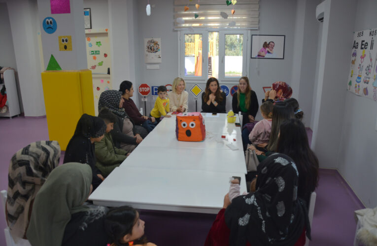 YENİCE’DE ÇOCUK ATÖLYESİ İLE VELİLERE YÖNELİK REHBERLİK ÇALIŞMASI BİR ARADA